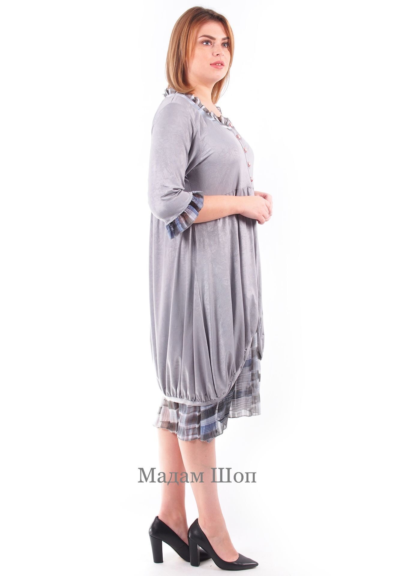 3-серебристо-серое платье на перламутровых пуговицах